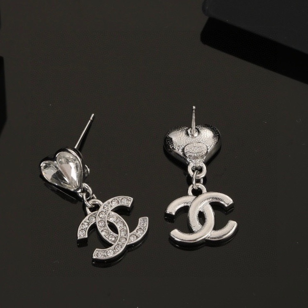 Chanel women's earrings - Picture 4 of 6